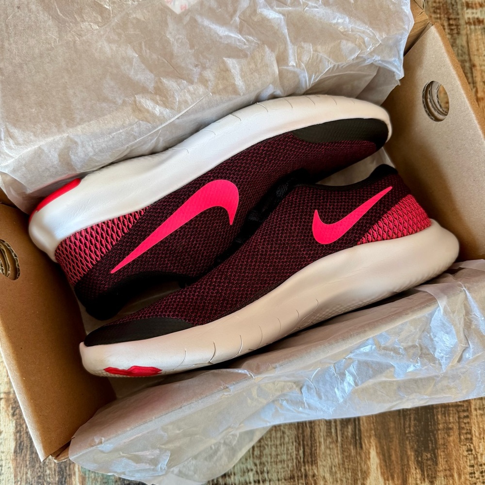 Women’s NIKE Running Shoes | #Z30 - Picture 14 of 15